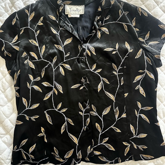 Y2K Black Silky Short Sleeve Leaf Print Button Up Blouse (M) - Picture 3 of 8